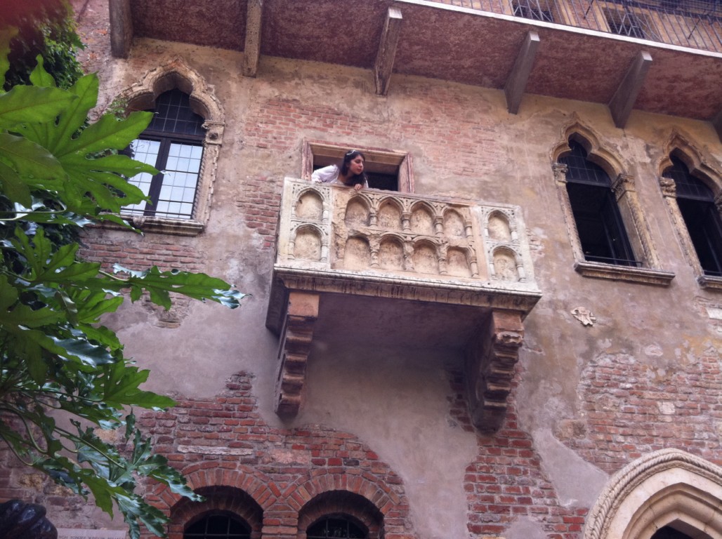 Un itinerario sui luoghi di Romeo e Giulietta in centro a Verona - Montagna  di Viaggi