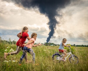 Festival della Fotografia etica di Lodi: ©-Patryk-Jaracz-winner-Kids-Learning-How-To-Ride-a-Bicycle